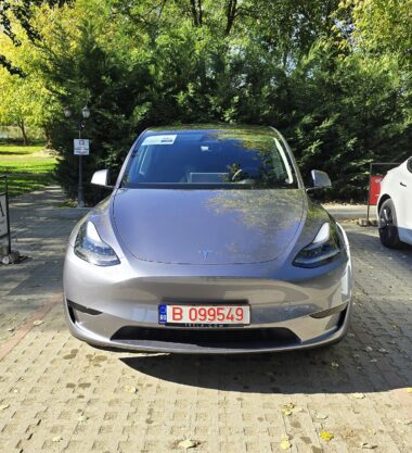 Condu o Tesla! Test drive Tesla Model Y in Arad la Pensiunea Lunca